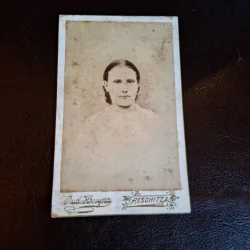 Fotografie tip CDV Portret femeie alb/negru - Rudolf Kofsyna Reschitza (Resita)