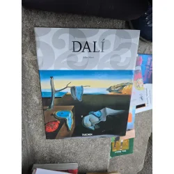 DALÍ - Gilles Néret