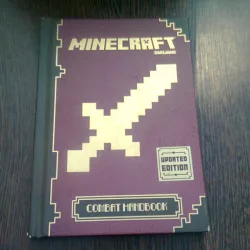 MINECRAFT. COMBAT HANDBOOK  (TEXT IN LIMBA ENGLEZA)