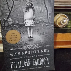 Miss Peregrine - Ransom Riggs  vol.I