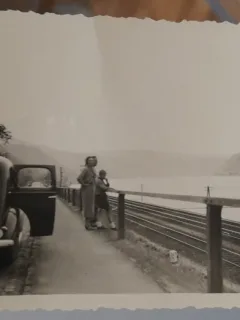Fotografie, cu masina de-a lungul Rinului, 1937