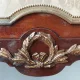 Vitrină de Lux în Stil Louis XV – Eleganță Aristocratică și Detalii de Epocă