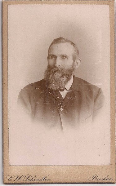 Fotografie tip CDV - perioada interbelica, reprezentand un barbat