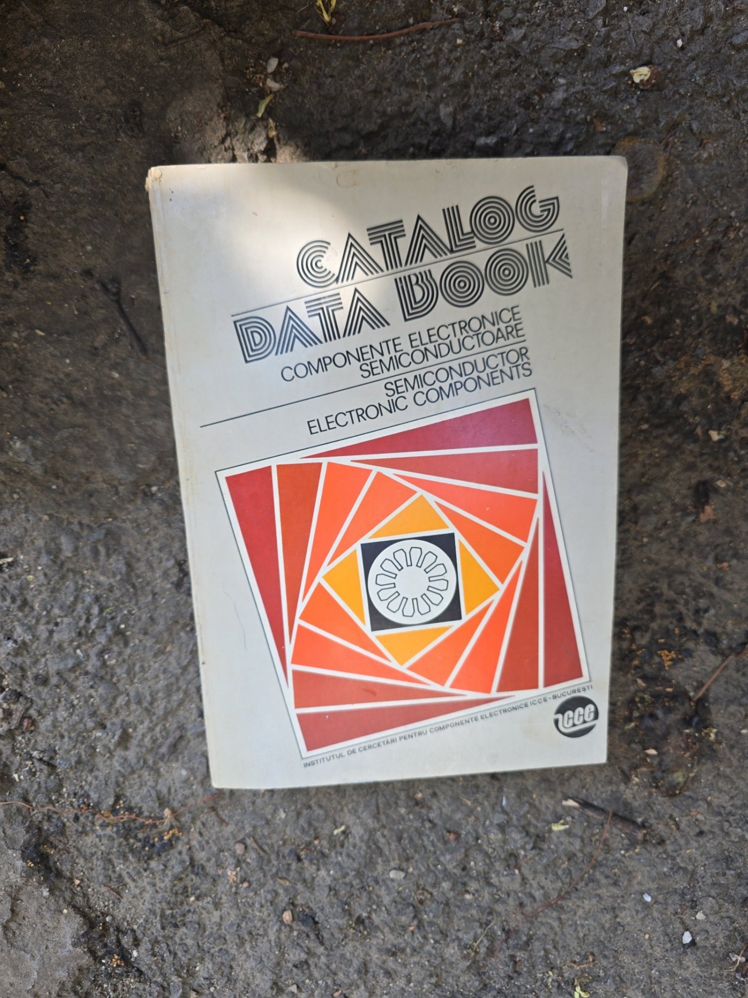 Catalog Data Book - Institutul de Cercetări pentru Componente Electronice