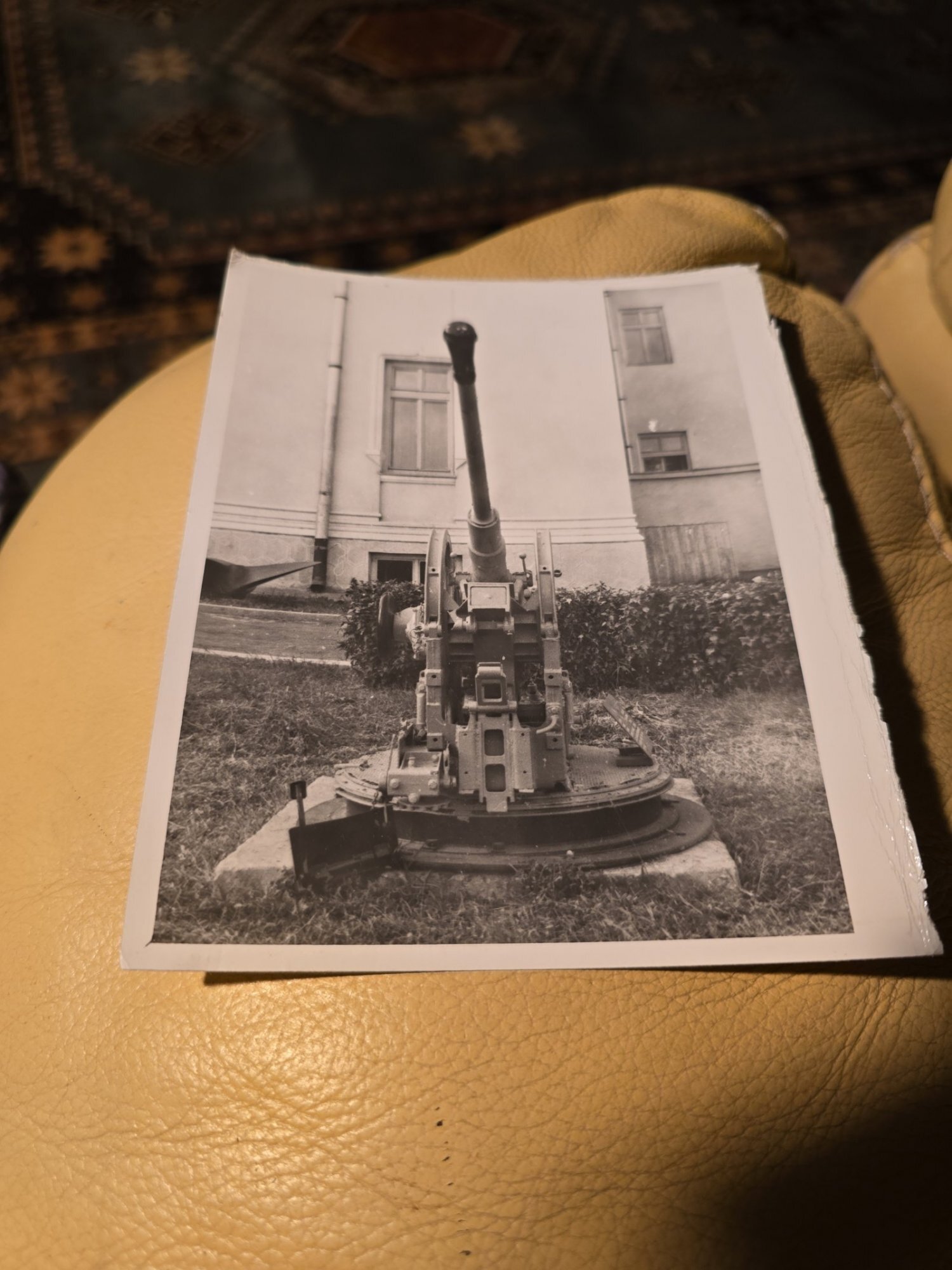 Fotografie tun antiaerian naval, vedere frontala