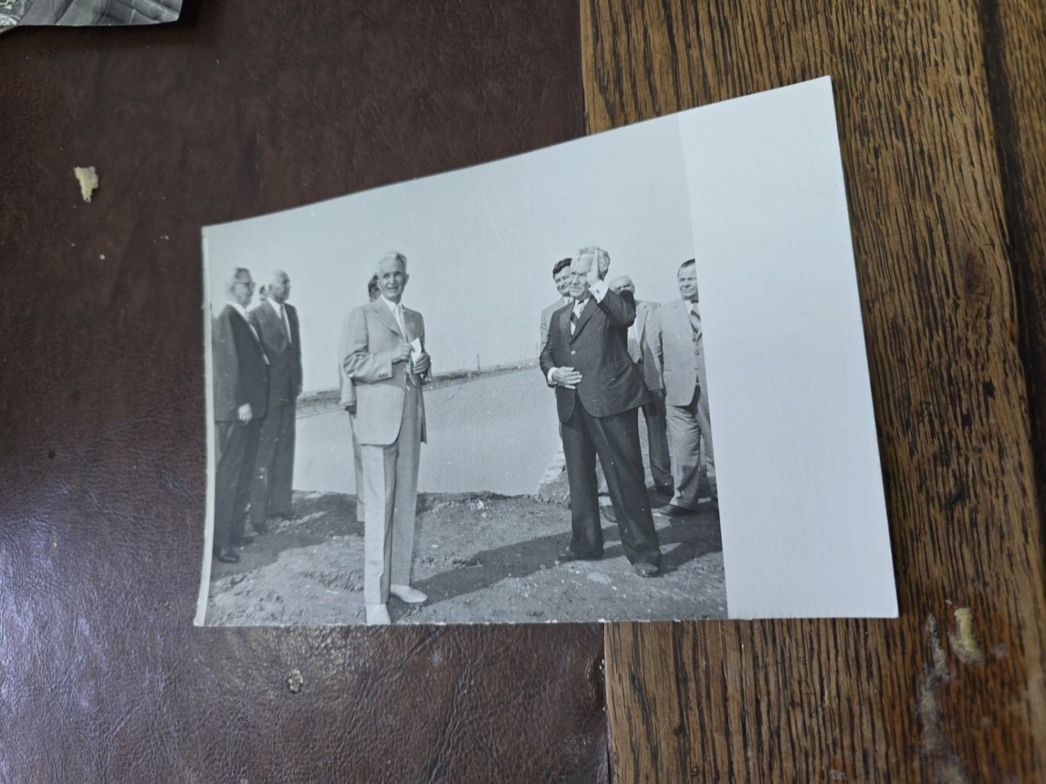 Fotografie din perioada comunista , Nicolae Ceausescu , Ion Gheorghe Maurer si altii , alb/negru