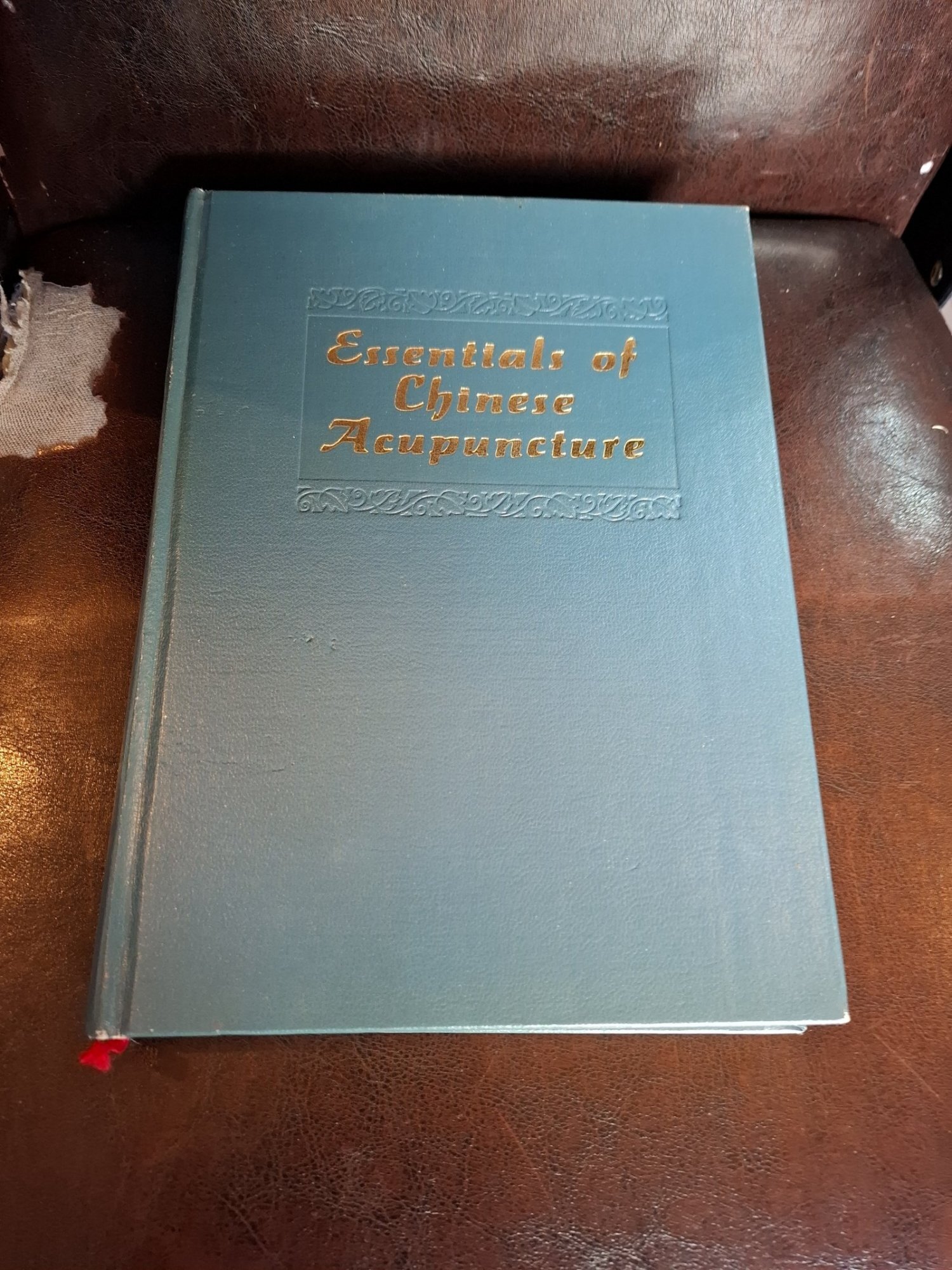Essentials of Chinese Acupuncture - (first edition)