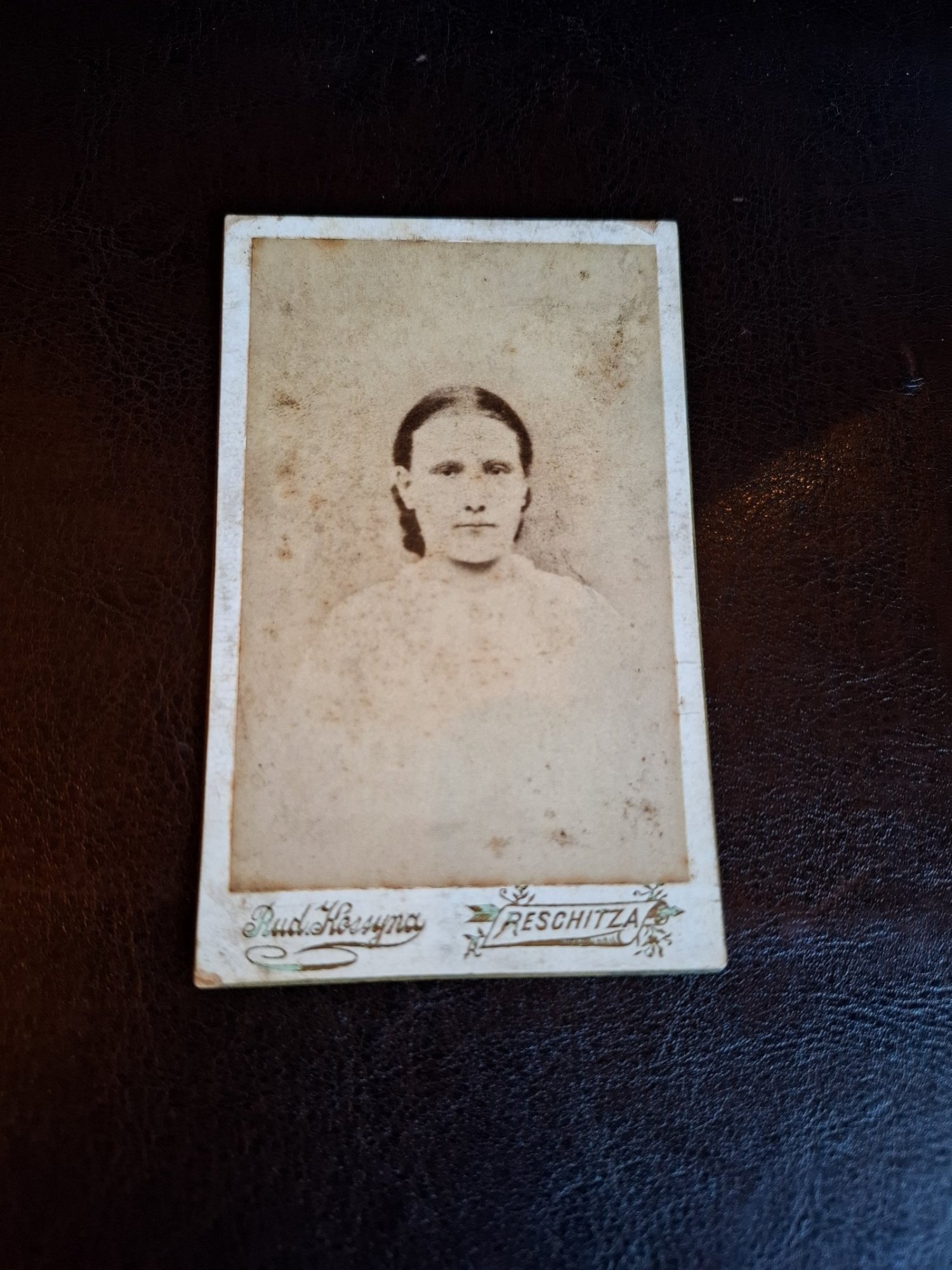 Fotografie tip CDV Portret femeie alb/negru - Rudolf Kofsyna Reschitza (Resita)