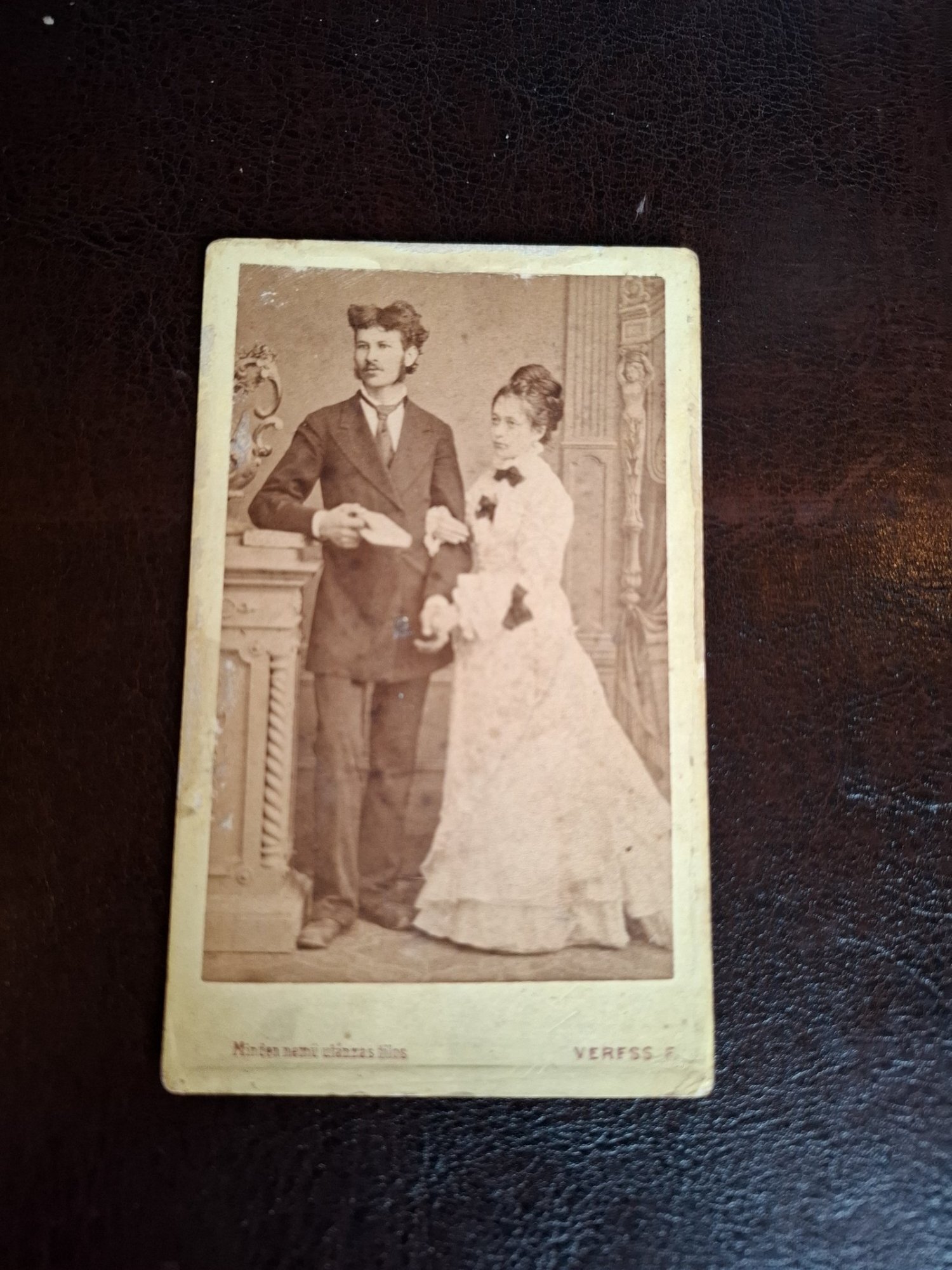 Fotografie tip CDV , Cuplu tanar , alb negru , Kolozsvart (Cluj-Napoca) - Veress Ferencz