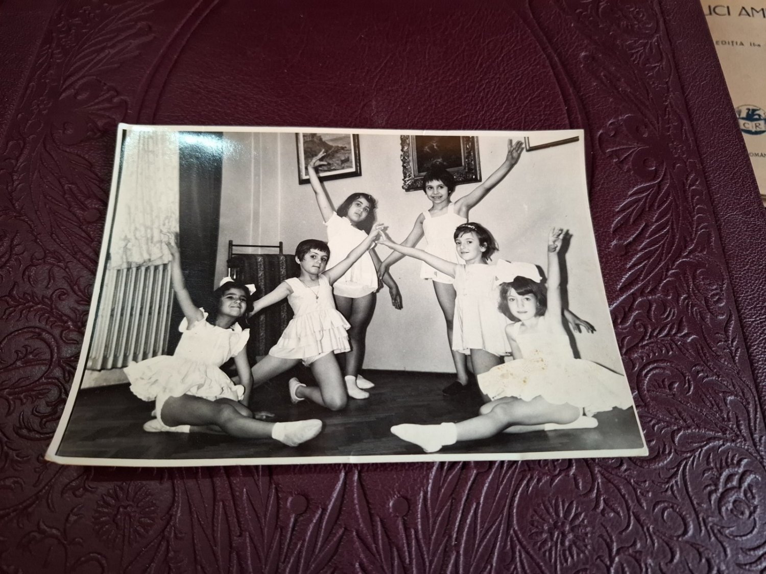 Fotografie veche , Copii , Grup de dans - alb negru