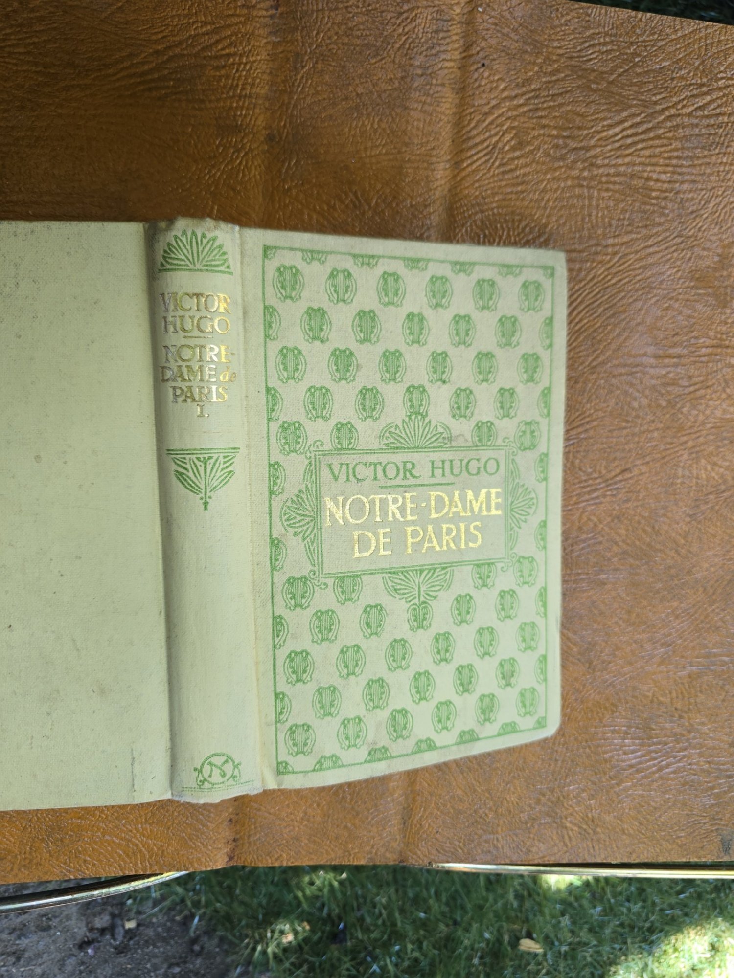 Notre-Dame de Paris - Victor Hugo