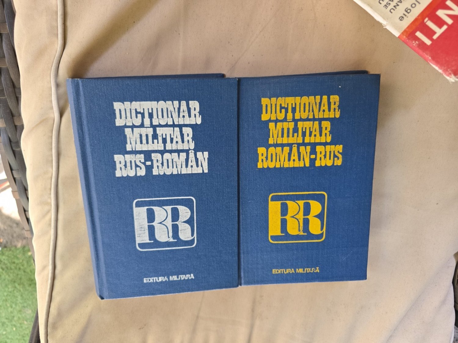 Dicționar militar rus-român și român-rus