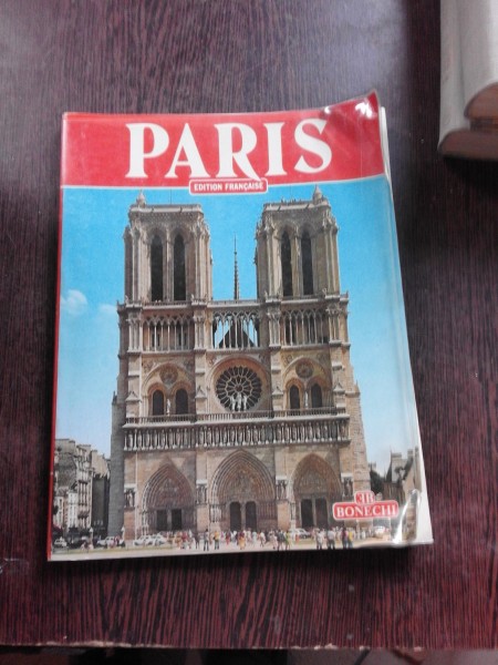 PARIS - GIOVANNA MAGI  GHID DE CALATORIE, TEXT IN LIMBA FRANCEZA