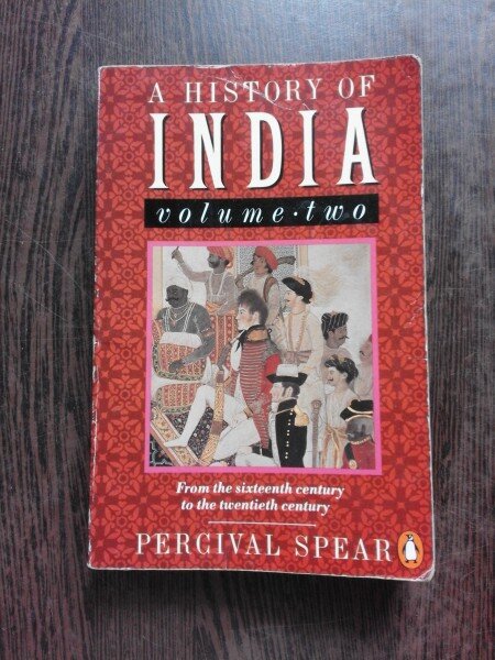 A HISTORY OF INDIA - PERCIVAL SPEAR  VOL. 2  (CARTE IN LIMBA ENGLEZA)