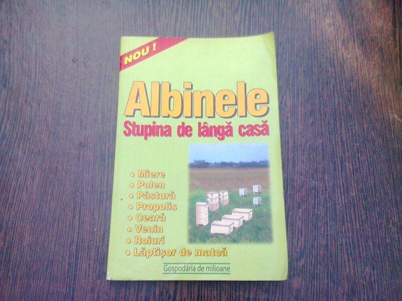 ALBINELE. STUPINA DE LANGA CASA