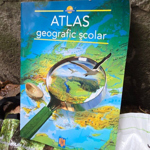 Atlas geografic scolar