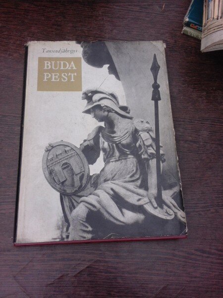 Budapest. album, text in limba maghiara