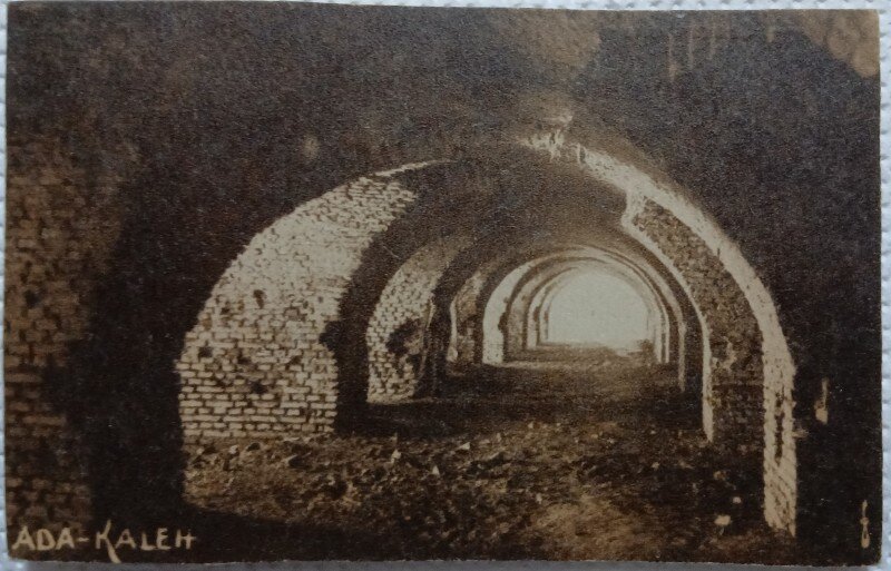Carte Postala, Ada-Kalh catacombele, perioada anilor 40