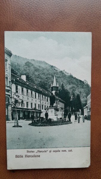 Carte postala, Baile Herculane, Statuia Hercule si capela rom.cat., 1926