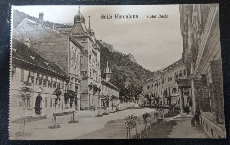 Carte postala Baile Herculkane, Hotel Dacia, perioada interbelica
