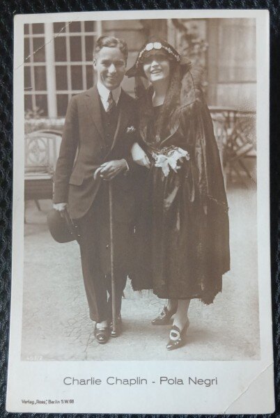 Carte Postala, Charlie Chaplin actor btitanic de comedie in perioada filmului mut  si Pola Negri 1889-1977 si Pola Negri actriță americană din era filmului mut, 1897-1987