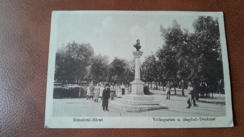 Carte postala, Focsani, Gradina Publica cu Monumentul Bagdadului, perioada interbelica