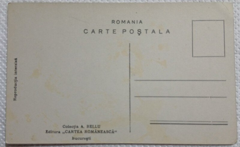 Carte postala, Trei tinere in costume populare romanesti, carand apa, perioada interbelica
