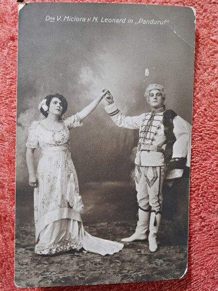 Carte postala, V. Miciora si N. Leonard in piesa Pandurul, perioada interbelica