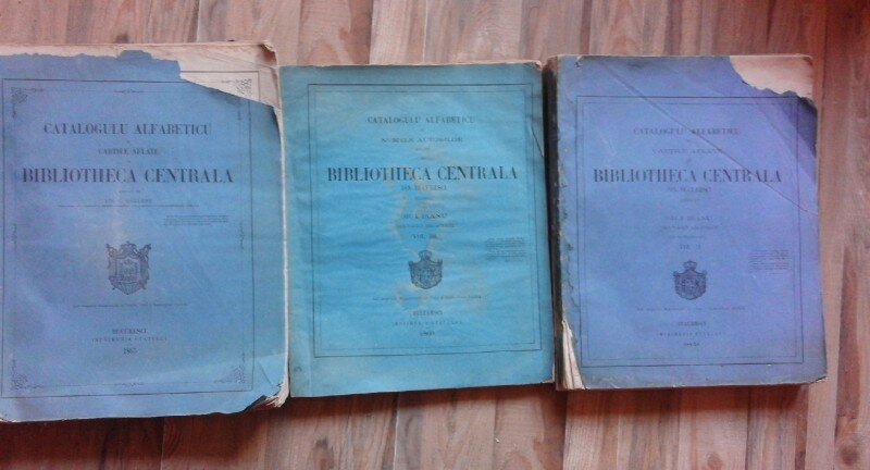 CATALOGULU ALFABETICU DE NUMELE AUTORILOR AFLATI IN BIBLIOTHECA CENTRALA DIN BUCURESCI, REDIGITAT DE GR.I. DIANU  3 VOLUME