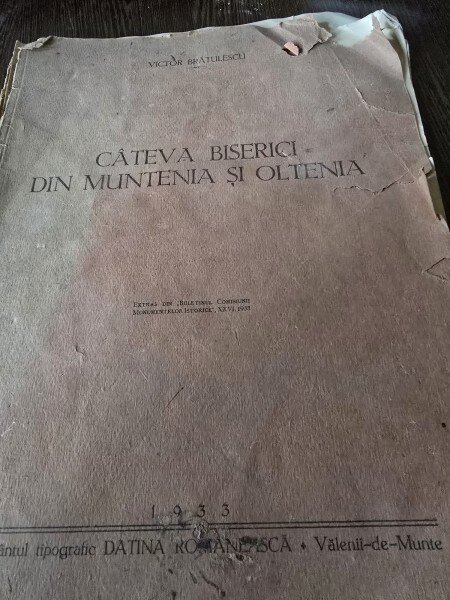 CATEVA BISERICI DIN MUNTENIA SI OLTENIA - VICTOR BRATULESCU  (CU DEDICATIA AUTORULUI)