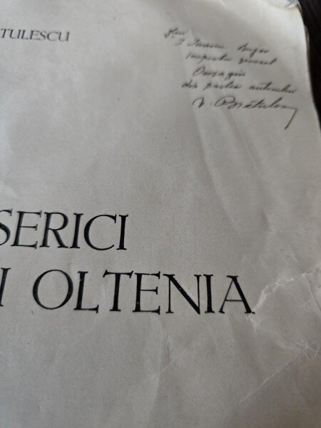 CATEVA BISERICI DIN MUNTENIA SI OLTENIA - VICTOR BRATULESCU  (CU DEDICATIA AUTORULUI)