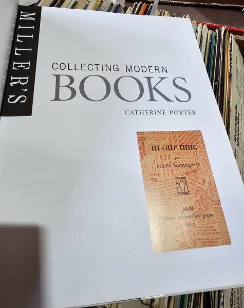 Collecting Books - Catherine Porter  carte in limba engleza