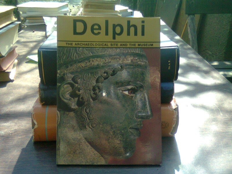 Delphi - Dora Konsola   (Dephi, situl arheologic si muzeul)