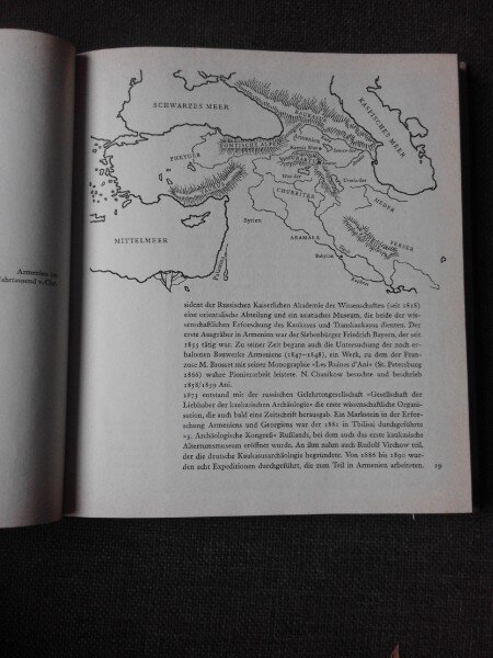 DREI JAHRTAUSENDE ARMENIEN - BURCHARD BRENTJES  (TEXT IN LIMBA GERMANA)