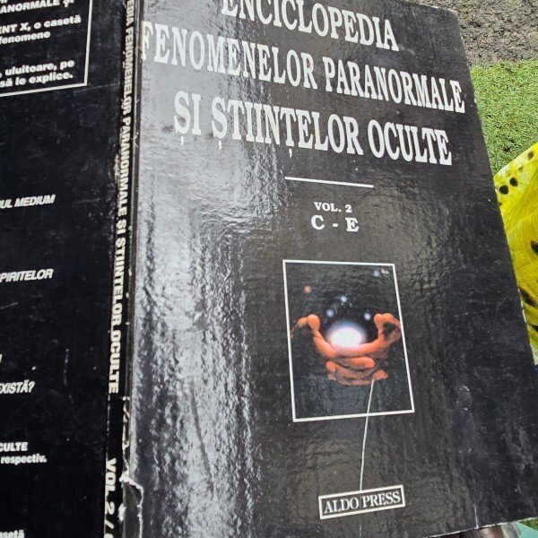 ENCICLOPEDIA FENOMENELOR PARANORMALE SI STIINTELOR OCULTE, VOL.2 C-E - DAN SERACU