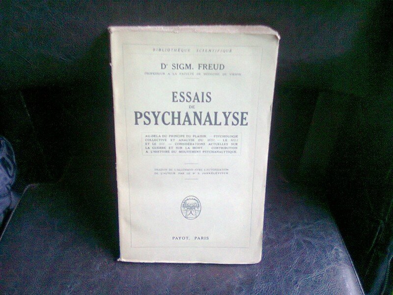 ESSAIS DE PSYCHANALYSE - FREUD