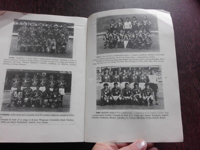 FOTBALUL FEMININ IN LUME SI LA NOI, REFACEREA SPORTIVULUI DUPA EFORT SI ALIMENTATIA LUI - IULIAN VILCU, LIVIU BULUS  (CU DEDICATIE PENTRU MIRCEA RADULESCU)