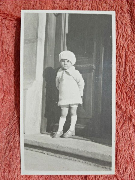Fotografie, Geo (dr. Litarczek, parintele radiologiei romanesti) in ajunul Pastelui 1928