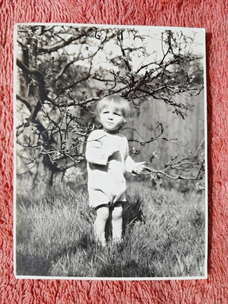 Fotografie, Geo (dr. Litarczek, parintele radiologiei romanesti) la un an si patru luni, Cambridge 1926