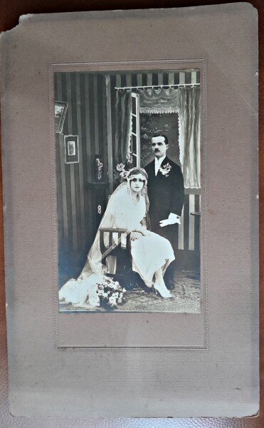 Fotografie pe carton, mire si mireasa, inceput de secol XX