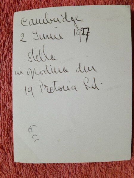 Fotografie, Stella, mama lui Geo (dr. Litarczek, parintele radiologiei romanesti) in gradina din 19 Pretoria Rd., Cambridge, 1927