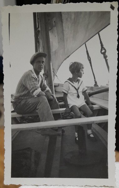 Fotografie, tata si fiul la plimbare pe mare, la Constanta, 1932