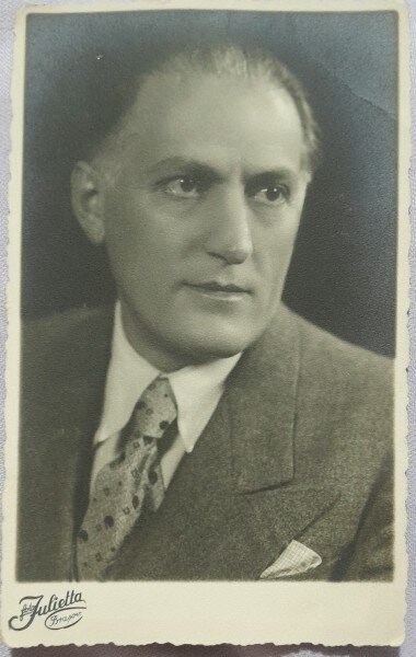 Fotografie tip carte postala, barbat cu cravata, perioada interbelica