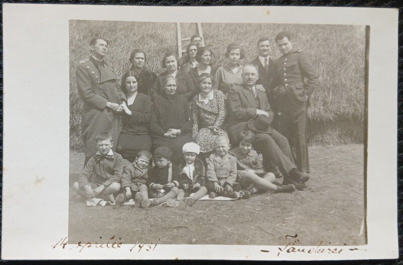 Fotografie tip Carte Postala, Familie, impreuna la Tandarei, 1931
