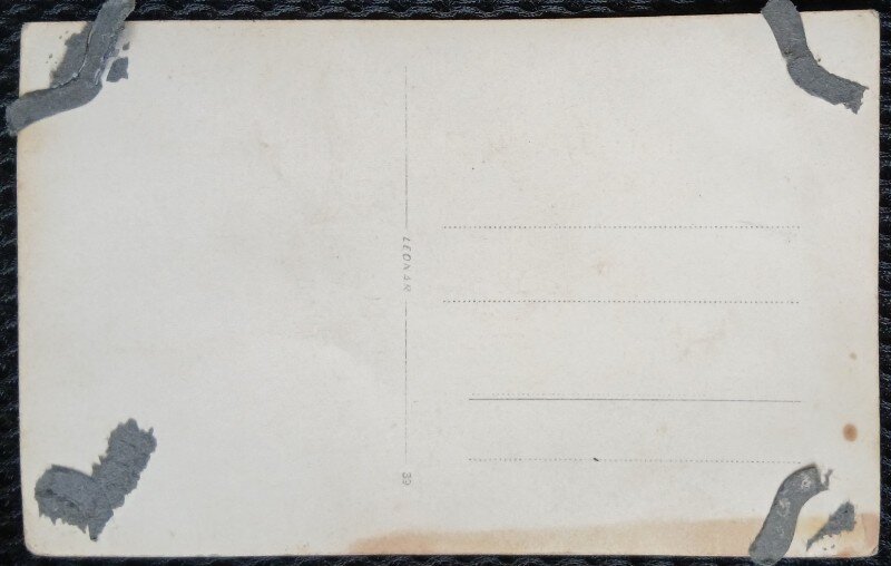 Fotografie tip Carte Postala, Grup de femei, barbati si copii, 1937