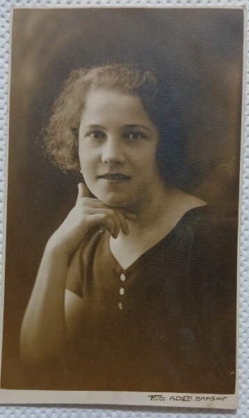 Fotografie tip Carte postala, portret adolescenta (Florica), 1926