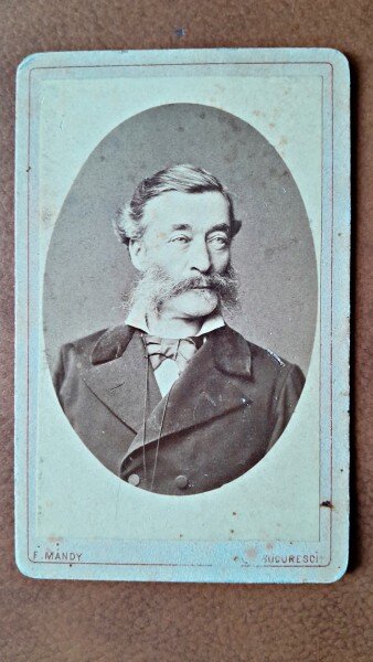 Fotografie tip CDV, barbat cu mustata si favoriti, inceput de secol XX