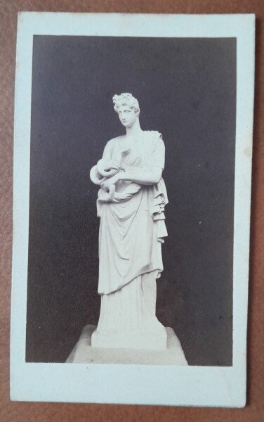 Fotografie tip CDV, sculptura Hygiaea