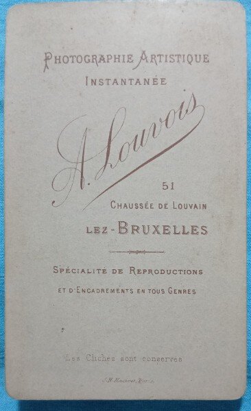 Fotografie tip CDV, Sublocotenet belgian in uniforma de ceremonie, inceput de secol XX