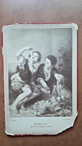Fotografie pe carton, 2 copii si un caine, inceput de secol XX